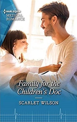 Family for the Children's Doc by Scarlet Wilson